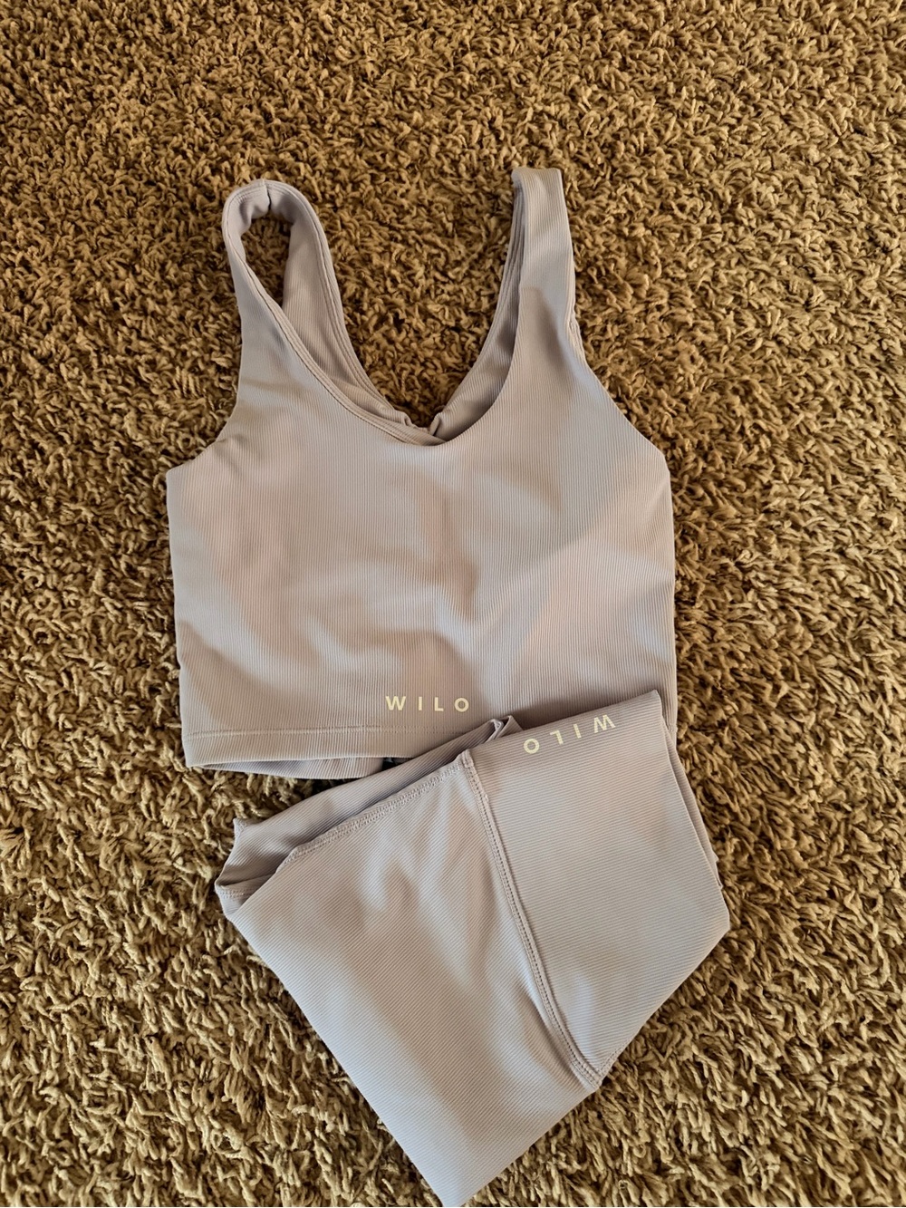 WILO Lavender Seamless V-Neck Crop Top and High-Waist Leggings Set - Picture 6 of 7